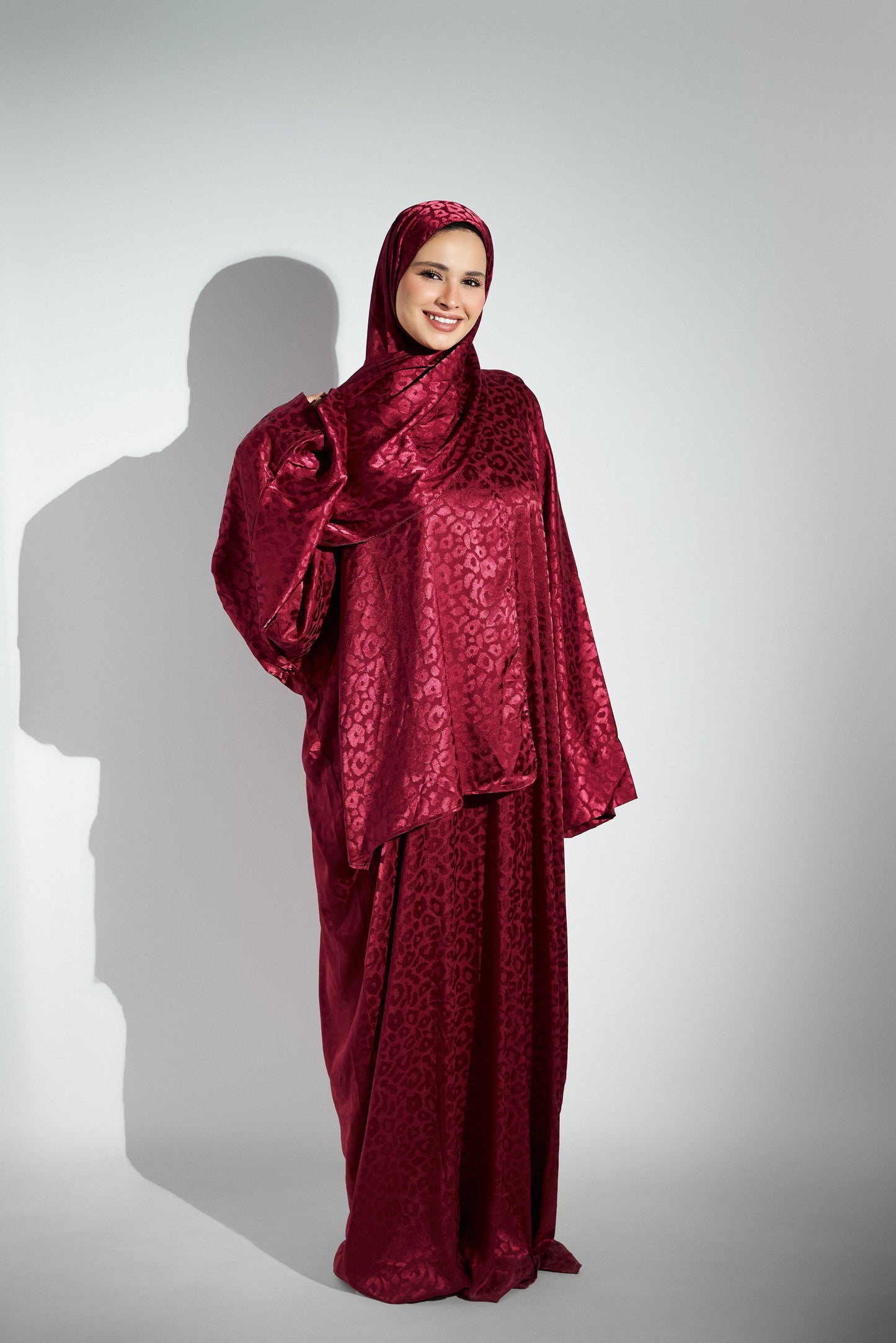 Nour burgundy